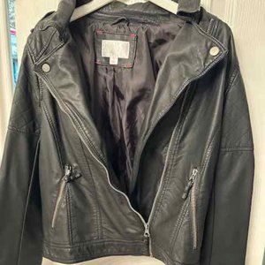 Xhilaration black faux leather moto jacket Juniors Large